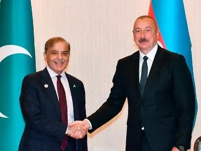 Премьер-министр Пакистана переговорил с Алиевым