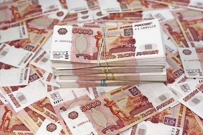 Россияне выносят наличные из банков: отток из-за отключений интернета превысил 500 миллиардов рублей