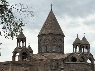 Пашинян: Моя позиция не изменилась – Ктрич Нерсисян должен покинуть Патриаршие покои