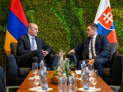 Արմեն Գրիգորյանն ու Սլովակիայի ՊՆ պետքարտուղարը քննարկել են երկկողմ հարաբերությունները
