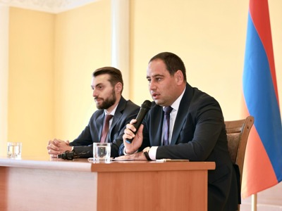 «Ջանք չեմ խնայելու». Խուդաթյանը Լոռու մարզպետի աշխատակազմին է ներկայացրել նորանշանակ մարզպետին