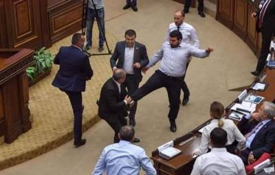 Newspaper: Armenia ruling force members are instructed not to talk all the time yet