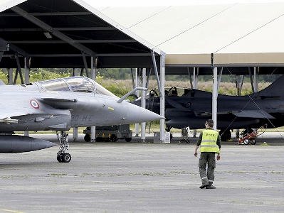 Macron announces decision to deploy 3 Rafale fighter jets after Russia drone incursions into Poland