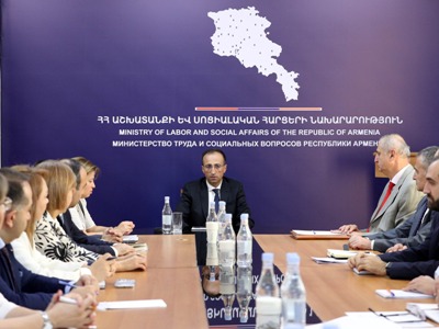 «Խնդրում եմ պահպանել օրենքով սահմանված հիերարխիան». Արսեն Թորոսյանը առաջին խորհրդակցությունն է անցկացրել