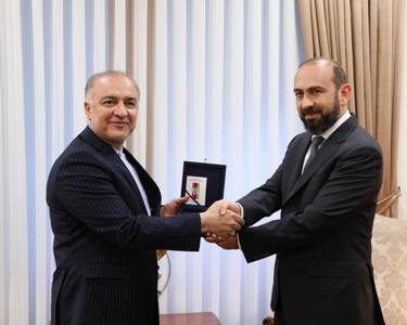 FM receives Iranian ambassador on occasion of end of his diplomatic mission in Armenia