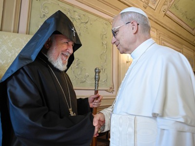 The Catholicos briefs the Pope on Karabakh Armenians’ issues, Armenian POWs in Azerbaijan (PHOTOS)