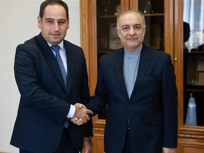 Դավիթ Խուդաթյանն ընդունել է Իրանի դեսպանին