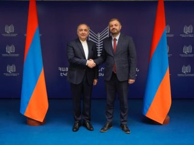 Պապոյանն Իրանի դեսպանի հետ քննարկել է տնտեսական համագործակցության ընդլայնման ծրագրերը