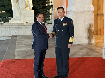 Armenia defense minister attends official reception held on behalf of China colleague