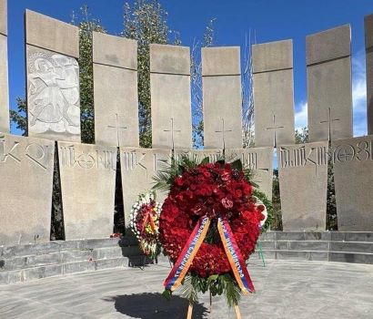 A wreath was laid on behalf of  Serzh Sargsyan in Yerablur