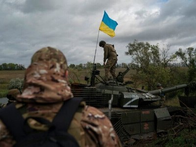 СМИ: Азербайджан поставляет Украине оружие по сложному маршруту
