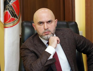 Դատարանը վերացրեց Արմեն Աշոտյանի նկատմամբ ընտրված բացակայելու արգելքը