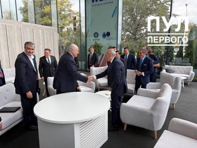 Armenia’s Pashinyan, Belarus’ Lukashenko shake hands in Moscow