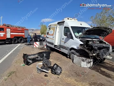 Կոտայքի մարզում Mercedes Sprinter-ը բախվել է վերանորոգվող կամրջի համար տեղադրված արգելապատնեշներին և շպրտել դրանք