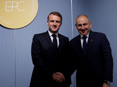 Pashinyan, Macron discuss steps for further development of Armenia-France relations
