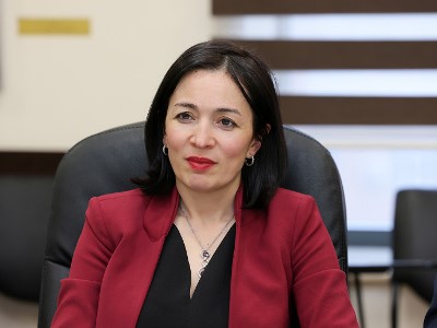 ԿԳՄՍ նախարարը հանդիպել է աշակերտների և ուսանողների հետ՝ լսելու կրթական հարցերի վերաբերյալ նրանց դիտարկումները