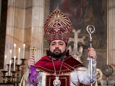 Началось рассмотрение вопроса об избрании меры пресечения для главы Арагацотнской епархии