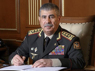 Azerbaijan defense minister inspects special forces units