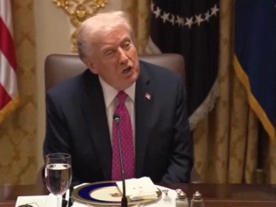 Трамп закончил брифинг нецензурной бранью