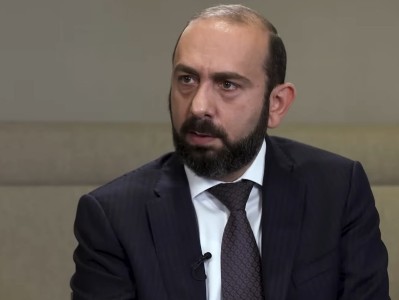 Арарат Мирзоян: Баку выступал за размещение российских войск вдоль железной дороги, мы были против