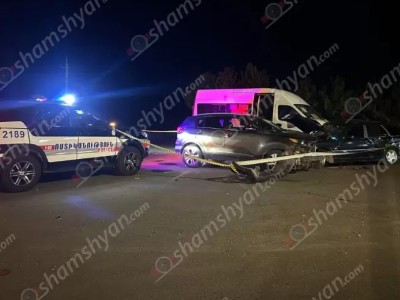 В Котайкской области попало в ДТП маршрутное такси: пострадали 8 человек