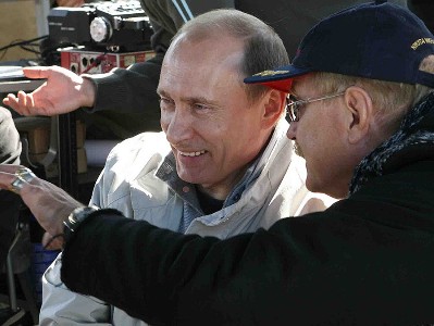 Путин рассказал, что на юбилее известного режиссера его облили вином