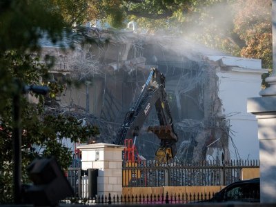 White House bans photos of ballroom construction site – WSJ