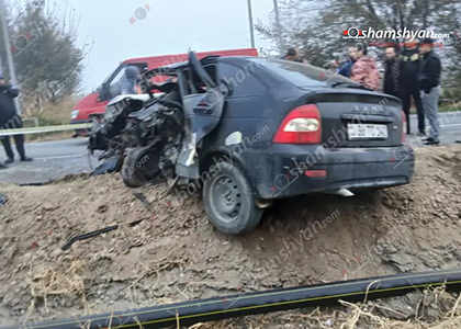 Արմավիրում բախվել են «Mazda»-ն ու «Lada»-ն. մահացածի մարմինը դուրս են բերել փրկարարները