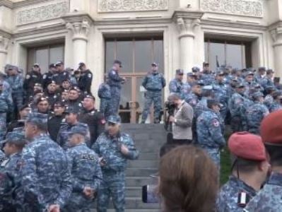 Գյումրից ձերբակալված 33 քաղաքացիների մի մասին՝ այդ թվում անչափահասին, մեղադրանք է առաջադրվել. փաստաբան