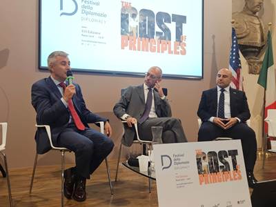 Armenian and Azerbaijani ambassadors participate in “Peace is Possible” discussion in Italy