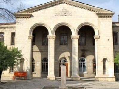 Երևանում դրվել է Ստեփանակերտի Փափազյանի անվան դրամատիկական թատրոնի վերակազմավորման հիմքը