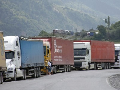 Հարցը Կառավարության ուշադրության կենտրոնում է. ՆԳՆ ոստիկանությունը՝ բեռնատարների վարորդներին