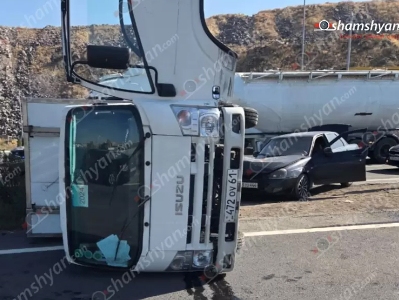 Կոտայքի մարզում բախվել են Lada Priora-ն ու բեռնատար Isuzu-ն. վերջինս կողաշրջվել է