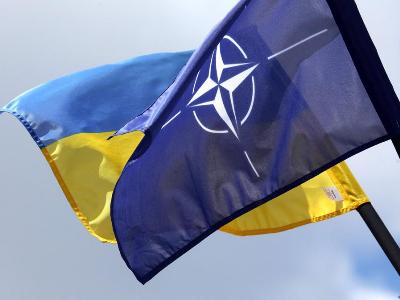 НАТО может выделить Украине еще 15 млрд долларов на оружие