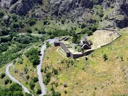 Քաղաքացին ահազանգել է, որ Գնդեվանքի նախկին հոգեւորականը յուրացրել է իր նվիրաբերած 29 հազար դոլարը