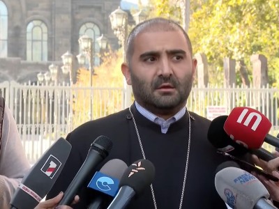 «Ձեզ ի՞նչ են խոստացել Մայր Աթոռի դեմ դուրս գալու համար». լրագրողի հարցը՝ Տեր Տարոնին