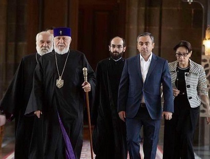Եկեղեցու դեմ արշավը ծրագրված պայքար է մեր ազգային ինքնության դեմ․ Իշխան Սաղաթելյան
