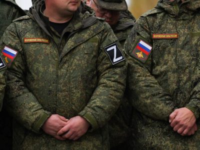 «Коммерсант»: в России начали массовый набор резервистов для защиты особо важных объектов
