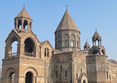 Արագածոտնի թեմը հրավիրում է պատարագի՝ կալանավորված հոգևորականների, Սամվել Կարապետյանի և մյուսների համար