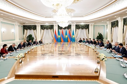 Пашинян пригласил президента Казахстана посетить Армению с государственным визитом