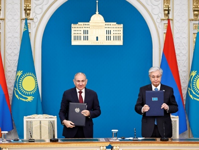 Armenia PM, Kazakhstan president sign joint statement in Astana