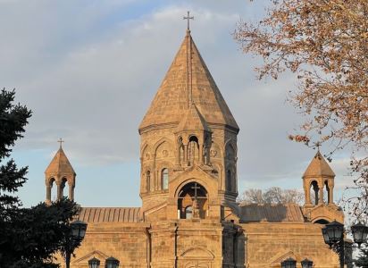 Մայր Տաճարում կմատուցվի պատարագ. աղոթք կբարձրացվի ապօրինի ազատազրկված սրբազանների, Սամվել Կարապետյանի համար. Դանիելյան