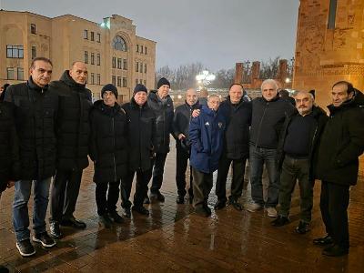 «Արարատ 73» ֆուտբոլային ակումբի անդամները հրաժեշտ տվեցին իրենց մարզչին (ֆոտո)