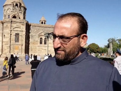Էս երկու օրը կհանդիպենք ավելի լայն ֆորմատով, իսկ հիմա գնանք պատարագի. Արշակ Սրբազան