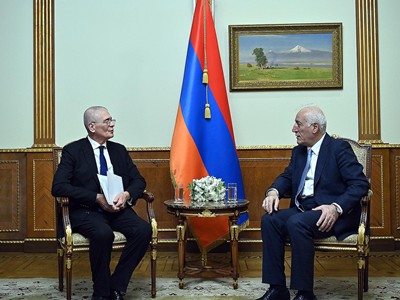 Խաչատուրյանը դեսպանի հետ քննարկել է Երևան-Բուխարեստ ուղիղ թռիչքների կարևորությունը