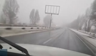 Երևան-Սևան ճանապարհի երթևեկելի մասը մշակվել է աղ-ավազի խառնուրդով (վիդեո)