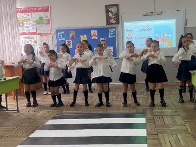 «Դպրոցն էլ ունի իր երթևեկության կանոնները». Բաց դաս՝ Նանսենի անվան 150 դպրոցում (վիդեո)