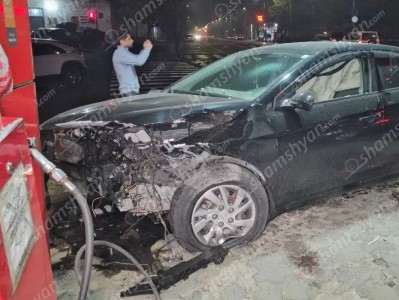 Արտաշիսյան փողոցում բախվել են «BMW»-ն և «Hyundai Elantra»-ն․ վերջինս հայտնվել է հեղուկ գազի լցակայանի տարածքում