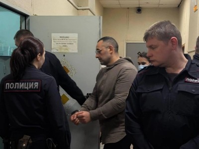 В Екатеринбурге лидера азербайджанцев отправили за решетку: y него забрали Porsche и обвинили в хищении миллионов