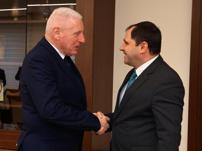 Պապիկյանն ու Վերնոն Քոքերը քննարկել են պաշտպանության ոլորտում Հայաստան-ՄԹ համագործակցությունը